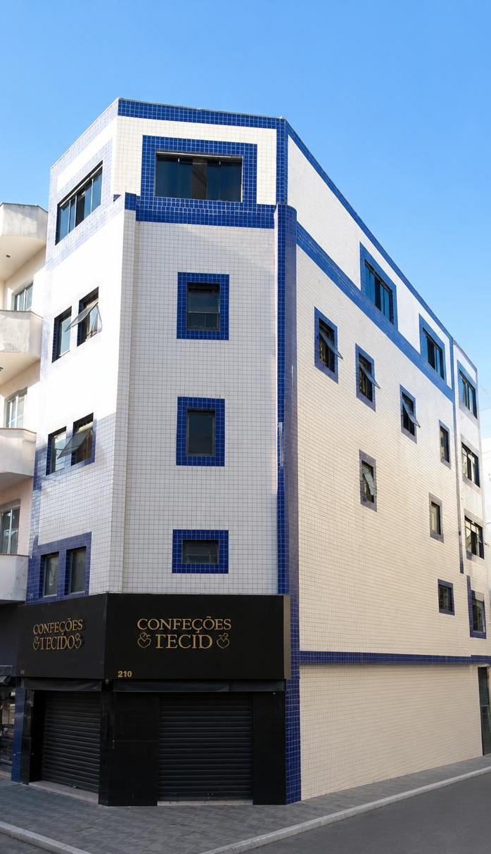 Oportunidade - Prédio comercial no Brás - Colado a Rua Oriente.